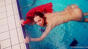 Sexy Naked Twat Avenna Swims Nude In The Pool