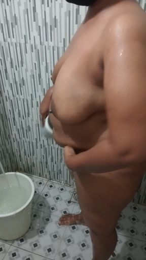 Solo Bathing Chubby Aunty