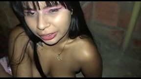 vaya susto se dieron esta pareja cachonda al follar de noche en el monte mira lo que sucede