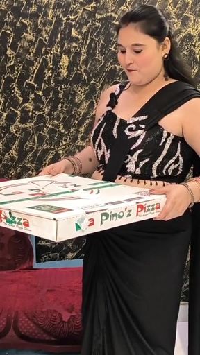 Pizza delivery boy fuck Indian lady   Clip 1