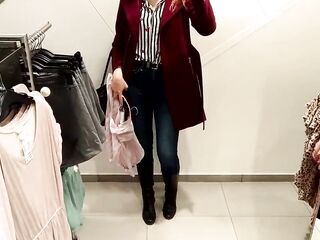 Public shopping in moist jeans, squirt x3