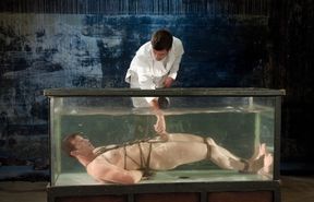 Underwater anal bondage perversions in dirty experiments