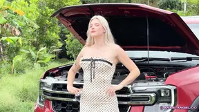 Amateur runner finds panties in the engine and gives the best thank-you sex ever