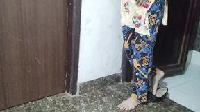 Buaa ki step daughter ko ghar me jabar dasti pakad ke pel diya