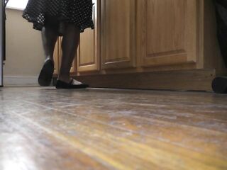 Huge Unaware in the Kitchen (slow-mo)