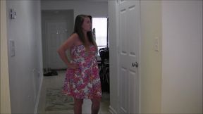 Pregnant milf Nikki has to pee but the bathroom is locked