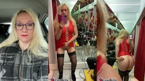 ca te dis de venir avec moi dans la cabine d essayage d un sexshop?...