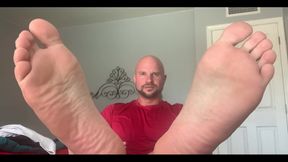 ‪it’s Bit Weird as You Take My Shoes off