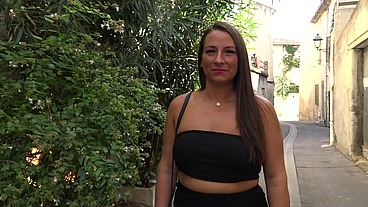De la complicité avec une femme, Mila, 34ans, la trouve avec Angelina, 28ans...