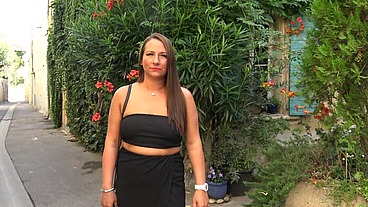 De la complicité avec une femme, Mila, 34ans, la trouve avec Angelina, 28ans...