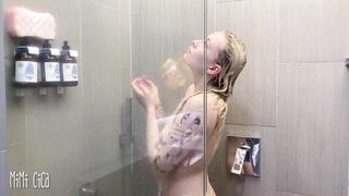 Soapy Fun under the Shower - Mimi Cica