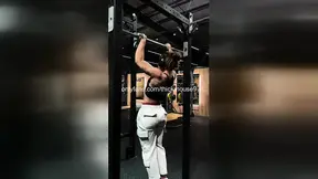 Muscular Mommy's Virgin Pussy Gets Filthy in Public Gym
