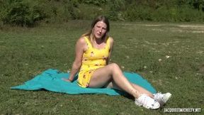 It Slides With Emma 30 Years Old Voisines porn video