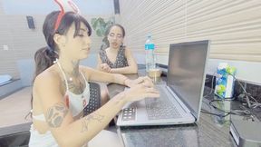 BABE DOING AN ENDOSCOPY WITH HER FOOT IN FABI - CLIP FULL