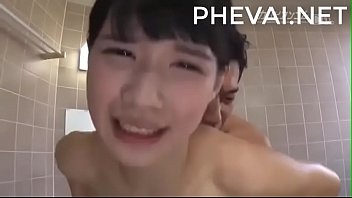 Anh rể chịch trộm e vợ full link : http://phevai.net/chichtrom