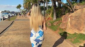 ENCONTREI ESSA LOIRINHA GOSTOSA FIZ UMA PROPOSTA E ELA FICOU PELADA PRA MIM NO MEIO DO MATO