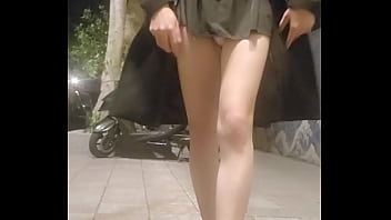 Shemale Ting xuan puts on butt plug while taking a walk and masturbates