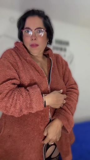 Masturbating big-titted onlyfan babe