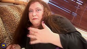 Big Mature Slut Getting Wet And Wild - Debbie M