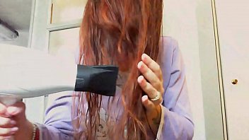 Un video davvero fetish con un phon ed i miei capelli