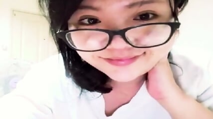 Erokjitk flashing tits in room