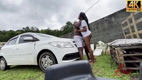 o safado do jefao ao se aguentou e ja tirou o pau enorme dele se gozando todo.