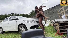 o safado do jefao ao se aguentou e ja tirou o pau enorme dele se gozando todo.