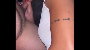 Novinha pagando um boquete