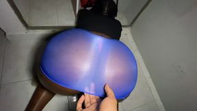 Stepfather couldn't resist the maid's pussy and came in less than a minute