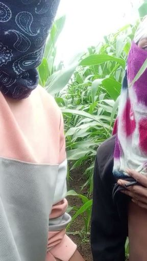 Today my friend took me to the corn field and fucked my ass and fucked me with great pleasure - Hindi voice   Clip 1