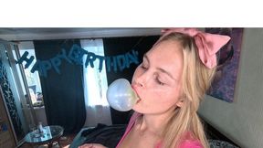 Pink Bubble Princess – Huge Bubblegum Blowing Mirror Tease