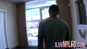 Tattooed artist seduced into a blowjob while tattooing him