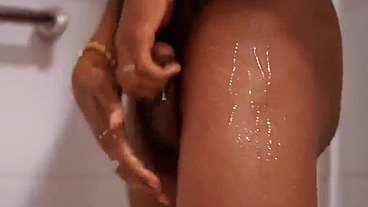 Novinho safado trai seu marido com dotado / Naughty young man cheats on his husband with gifted