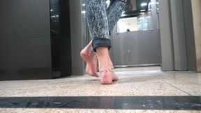 Pretty Ania - Barefoot Walk Down The Hall Way And Doormat - HD 2560x1440
