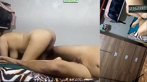 &iexcl_Estaba muy excitado! Cuando le pon&iacute_a el cond&oacute_n con la boca, no pudo contenerse y accidentalmente explot&oacute_ y se vino su corrida.