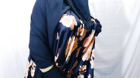 Muslim Hijabi Beautiful Housewife Fucking with Neighbor - With Clear Hindi Audio