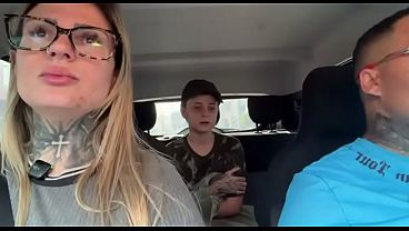 Morador de rua fica com tesao ao ficar bravo ! inedito ele disse que ia dar o cu ea buceta pra nos ao mesmo tempo ! e no carro ela mostrou o bucet&atilde_o todo babado de tesao louka pra foder