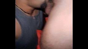 Macho n&atilde_o aguentou e gozou recebendo boquete, depois continuou metendo gostoso naboquinha leitada.