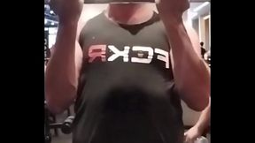 Se voc&ecirc_ gosta de me ver levando ferro, fazendo o ferro subir, com membros grossos e veiudos, vem malhar gl&uacute_teo comigo n ...