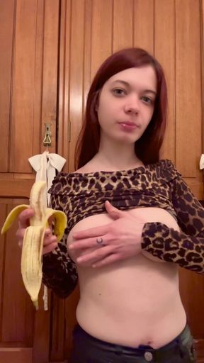 I Feel Very Excited When I Suck a Banana While Shaking My Tits