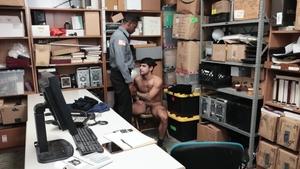 Young Perps: Short male resists arrest