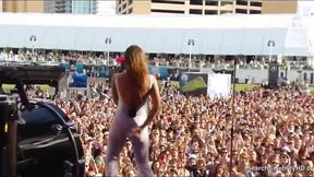 ”Tove Lo shows off her great tits to the crowd”