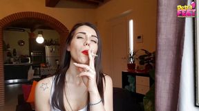 Alluring Italian babe Petra loves cigars