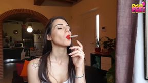 Alluring Italian babe Petra loves cigars