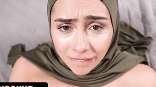 Hijab Hookup - Middle-Chinese Stepmom Suspected Her Hubby Is Cheating