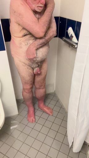 Shower Time for Coach Karl 6765