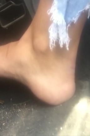 Pedal pumping by blond glasses Milf!