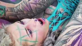 Anuskatzz loves the tentacle-style strap-on Illuz adores using on them