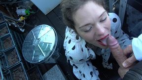 daring! blowjob in the stairwell