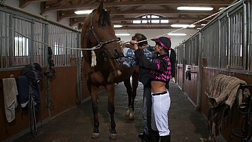 Hot Latina Jockey !